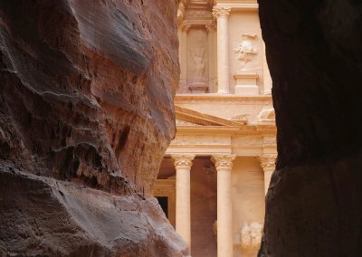 Gorge de wadi Musa (le Siq) et le Trésor (le Khazneh), Pétra, Jordanie (réf. M209)