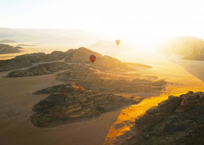 Survol en montgolfière du wadi Rum au lever du soleil, Jordanie (réf. M195)